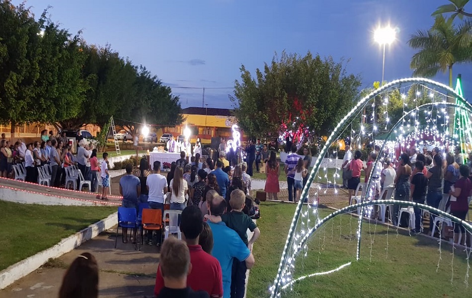 Missa de benção do padroeiro reúne dezenas de pessoas na Praça São Francisco em Aripuanã 