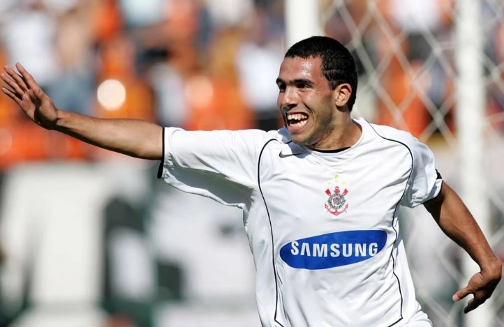 Canal argentino aponta Corinthians como interessado em Carlos Tevez 