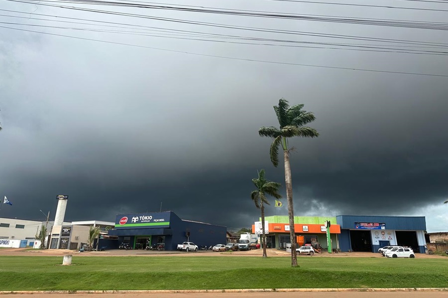 INMET emite alerta laranja para chuvas intensas em Aripuanã e mais 23 cidades de Mato Grosso 