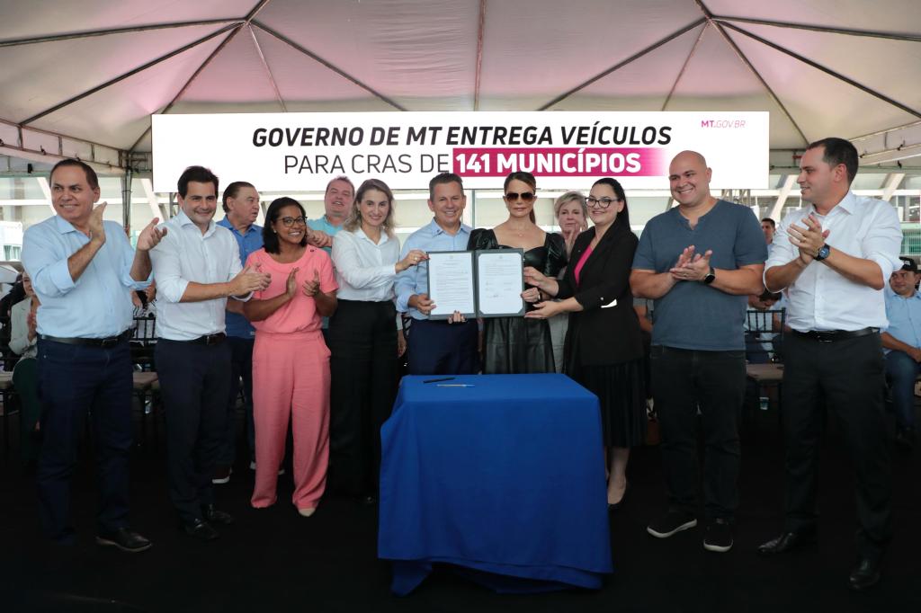 Governo de MT entrega 141 veículos a municípios para fortalecer assistência social pelo programa SER Família 