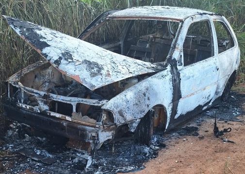 Corpo é encontrado carbonizado dentro de carro em estrada de MT 