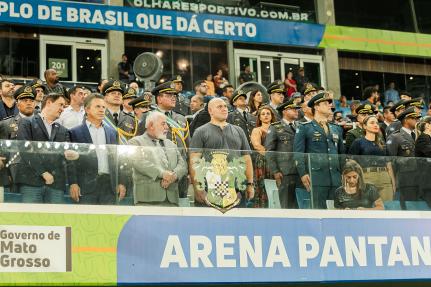 Prefeito e vice prestigiam promoção de policiais militares na Arena Pantanal 