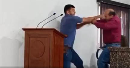 Durante sessão, vereadores de Figueirópolis D'Oeste trocam xingamentos e socos no plenário 
