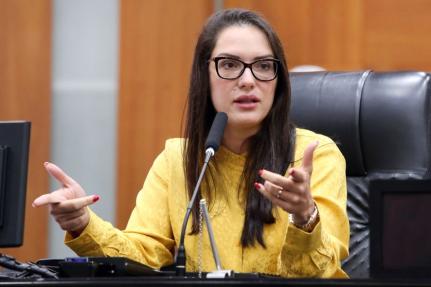 'Comigo os ataques são mais pesados', diz Janaina sobre machismo na política