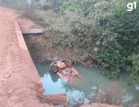 Família morre após carro cair em rio em zona rural de Porto dos Gaúchos 