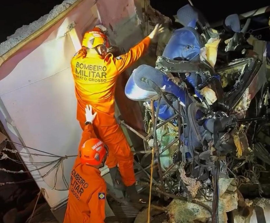 Trabalho do Corpo de Bombeiros durou mais de 3 horas em acidente na BR-163 