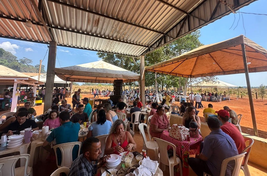 Festa da Padroeira Nossa Senhora da Glória supera expectativas e reúne multidão em Aripuanã  