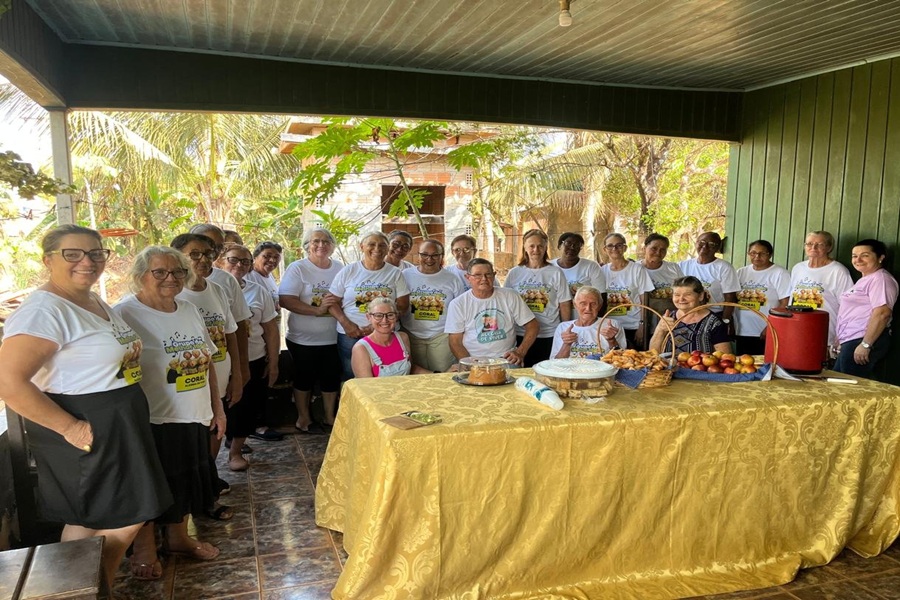 Coral da Melhor Idade presta emocionante homenagem ao pioneiro Ari Senh em Aripuanã 
