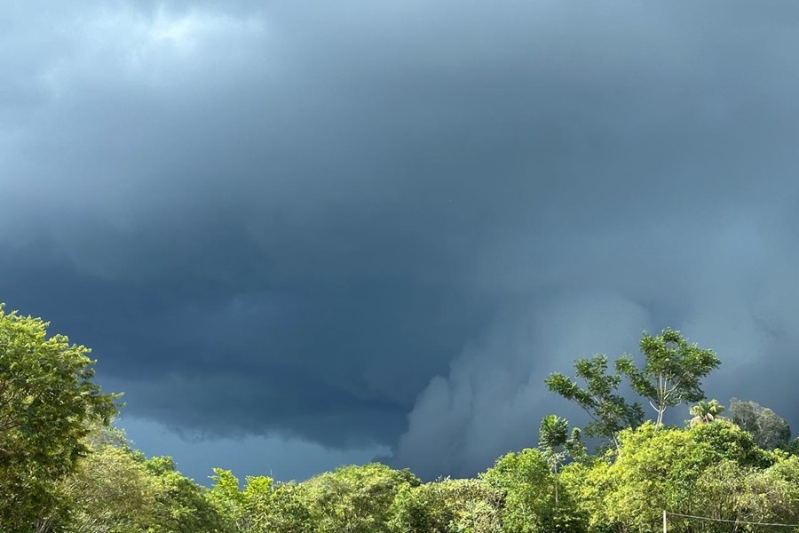 INMET emite alerta amarelo de chuvas intensas com risco de corte de energia em Aripuanã  