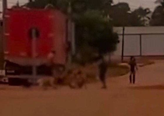 Homem se passa por policial, depreda imóveis e acaba agredido por populares em Aripuanã 