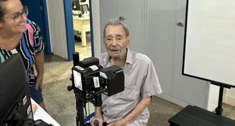 Pioneiro de Brasnorte, eleitor de 101 anos faz biometria para votar em 2026 