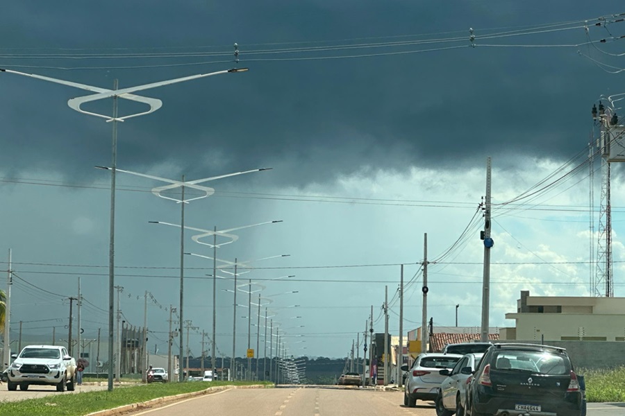 INMET emite alerta laranja de chuvas intensas para Aripuanã e região; população deve redobrar cuidados 