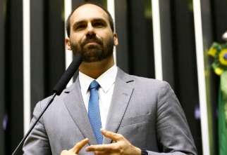 Câmara decide cassar mandatos de Eduardo Bolsonaro e Ramagem 