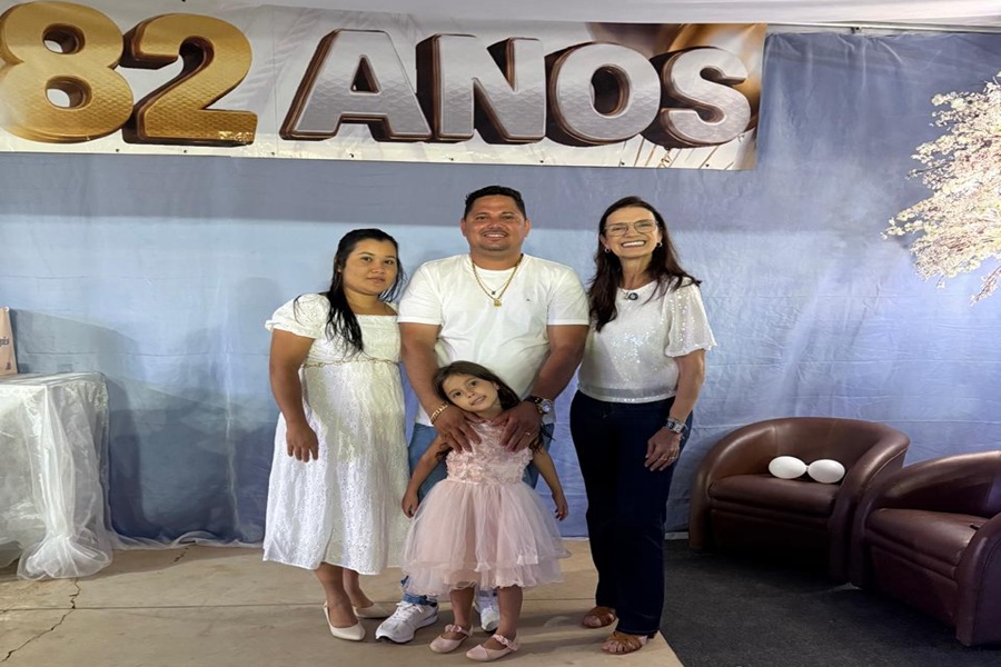 Vereador Wado Coopemiga prestigia Réveillon na Praça e celebra chegada de 2026 ao lado da comunidade em Aripuanã