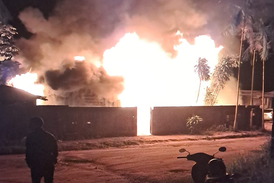 Homem é preso após ameaçar mulher com faca e incendiar residência em Aripuanã 