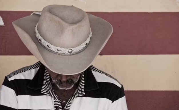 Uso de chapéu no campo não foi proibido; veja o que diz a lei 