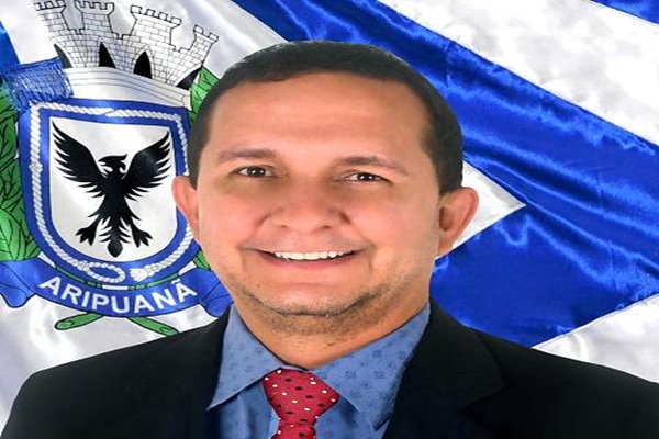 Vereador responde Gisela Simona por ameaça de expulsão do União Brasil 