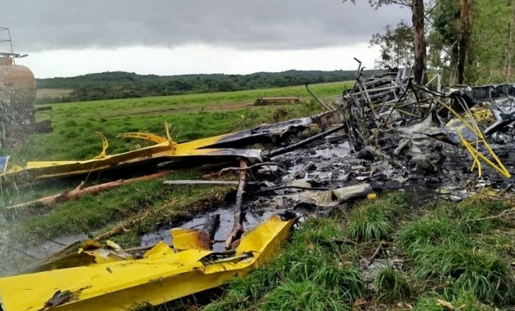 Avião cai e pega fogo em fazenda no Mato Grosso 