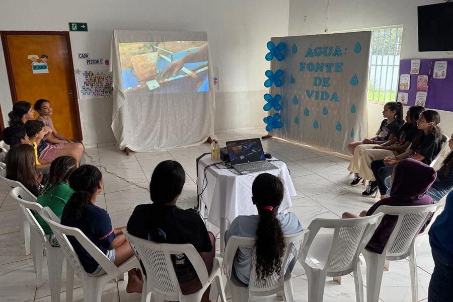 Jovens de Aripuanã participam de ação do NUCA sobre conscientização e uso responsável da água 