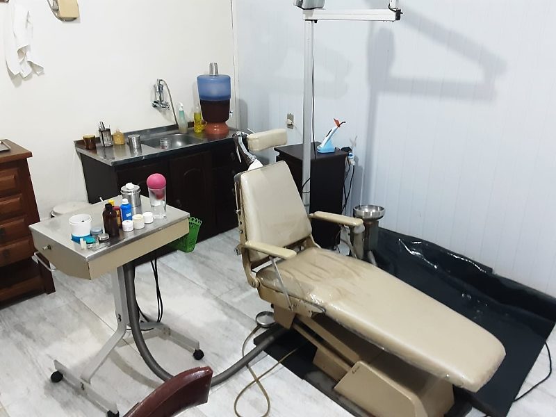 Falso dentista é flagrado atendendo pacientes dentro de loja de calçados em Colniza 