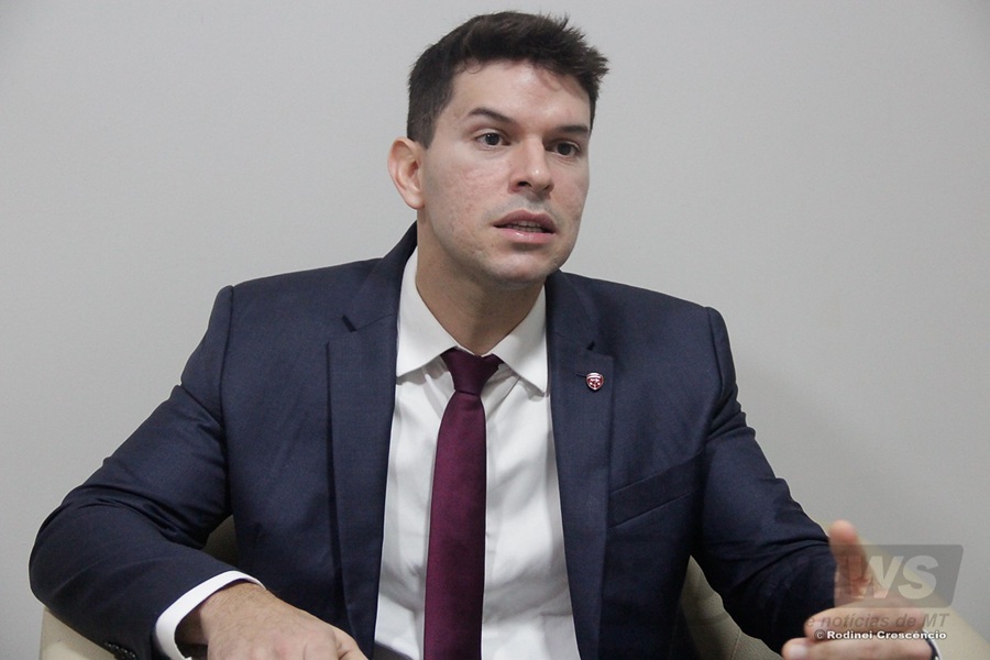 TCE suspende pagamento de R$ 2,3 milhões em contrato de usina solar em Aripuanã 
