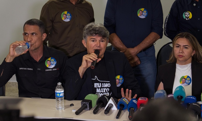 Medeiros se reúne com Flávio Bolsonaro em Brasília para discutir segundo turno 
