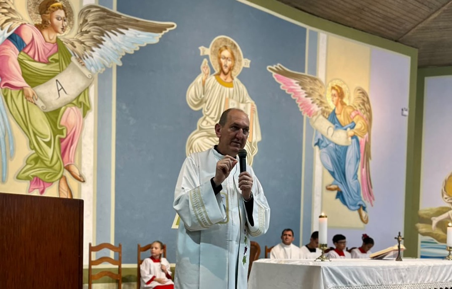 Paróquia São Francisco de Assis celebra Dia de Nossa Senhora Aparecida e Jubileu de Prata do Padre Paulo em Aripuanã 