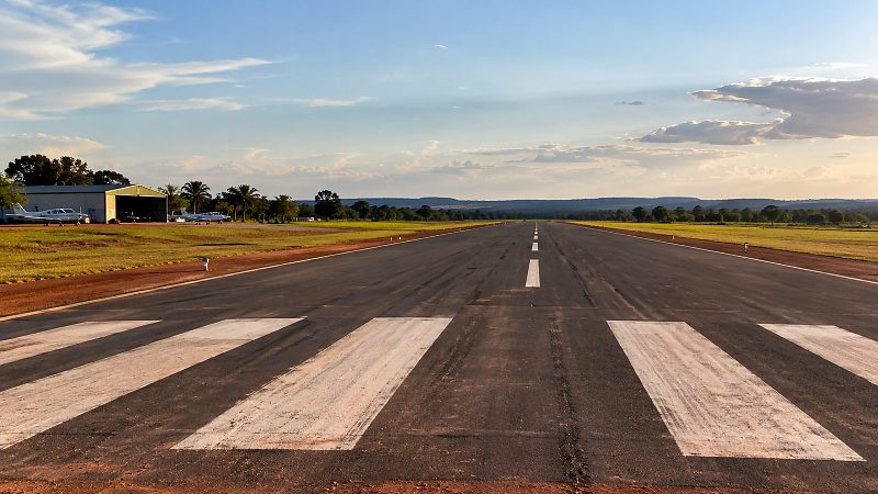 Aeronáutica limita construções e torres perto de 10 pistas de pouso em MT 
